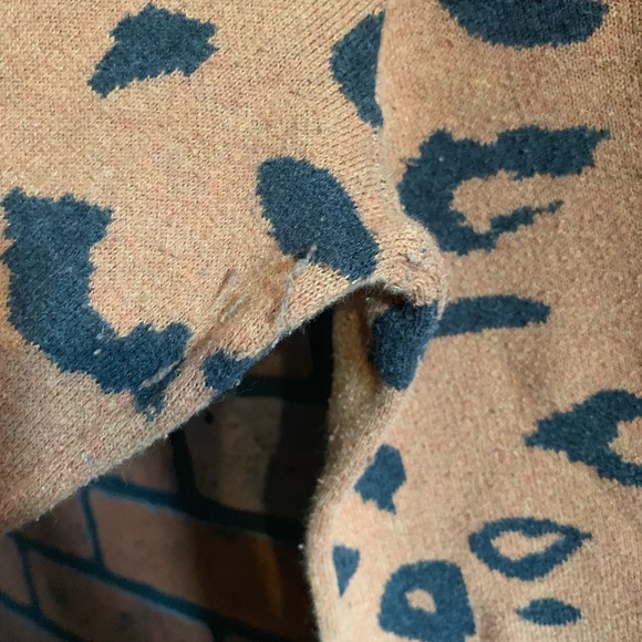 Cheetah print sweater - Picture 3 of 4